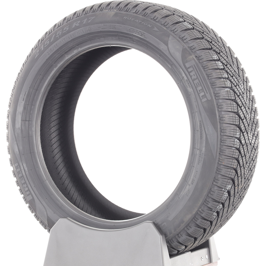 Pirelli Cinturato Winter 2 -  215/55 R17
