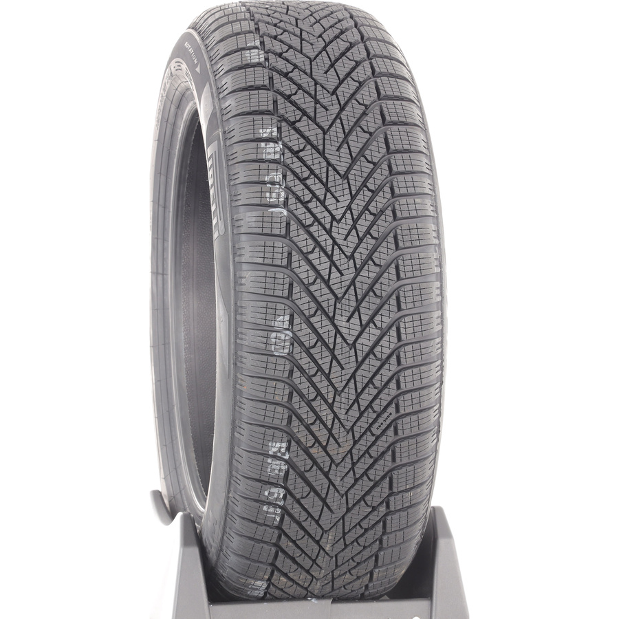 Pirelli Cinturato Winter 2 -  215/55 R17