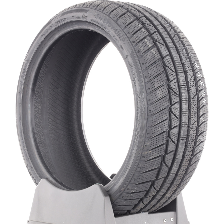 Star Performer Stratos UHP -  225/40 R18