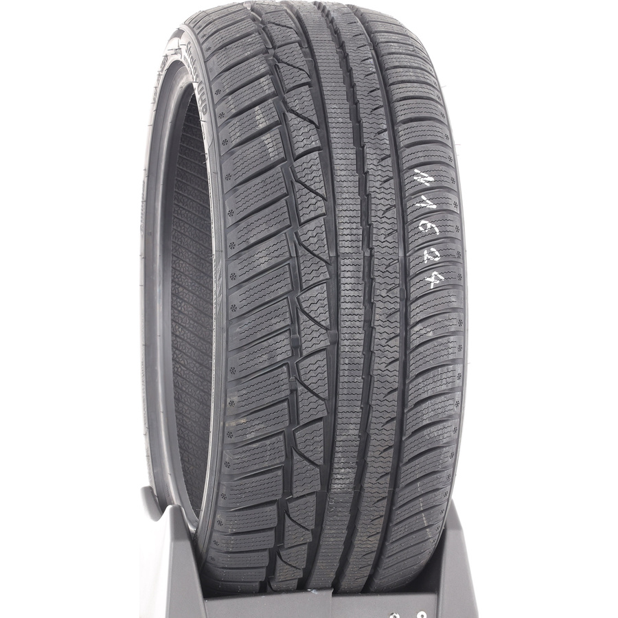 Star Performer Stratos UHP -  225/40 R18