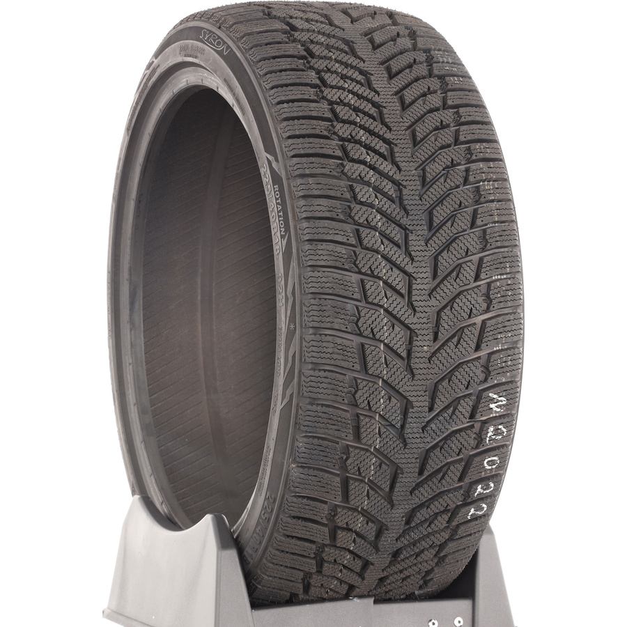 Syron Everest 2 -  225/40 R18