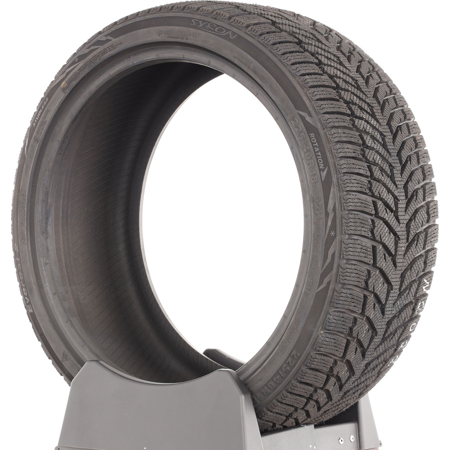 Syron Everest 2 -  225/40 R18