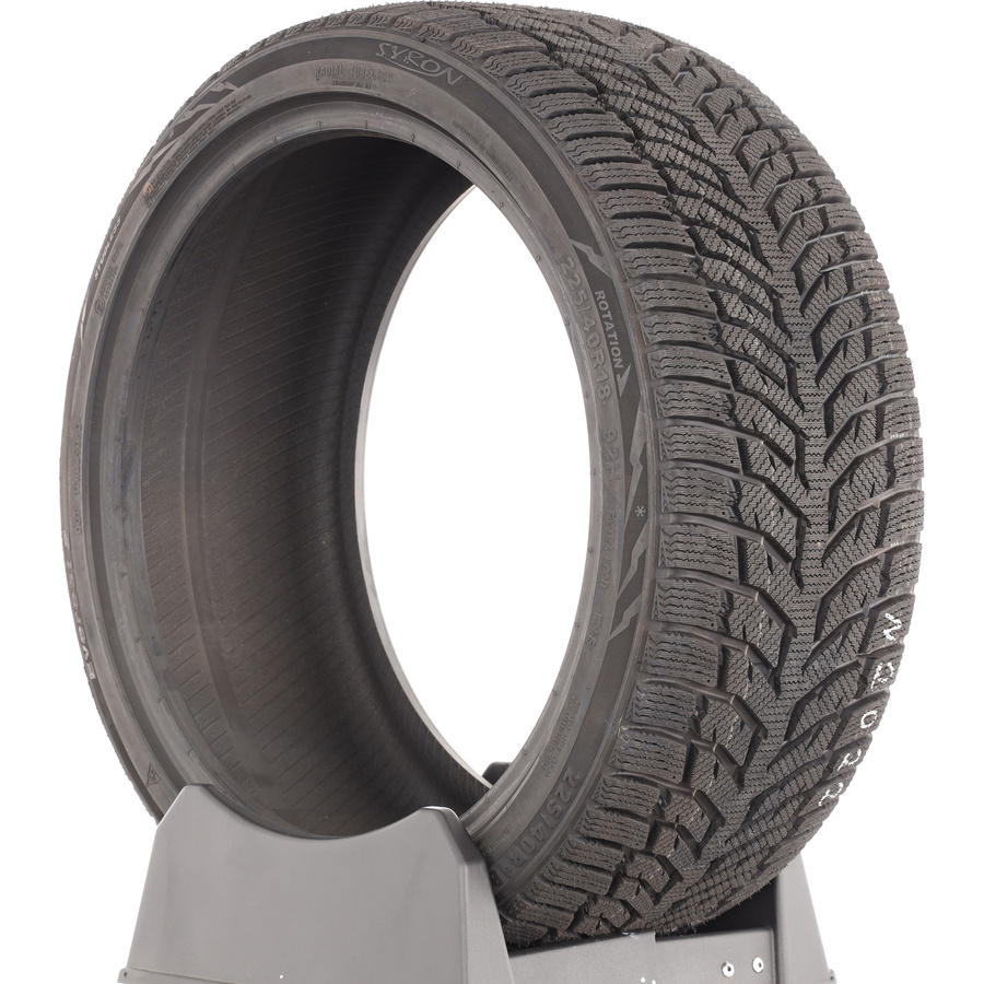 Syron Everest 2 -  225/40 R18