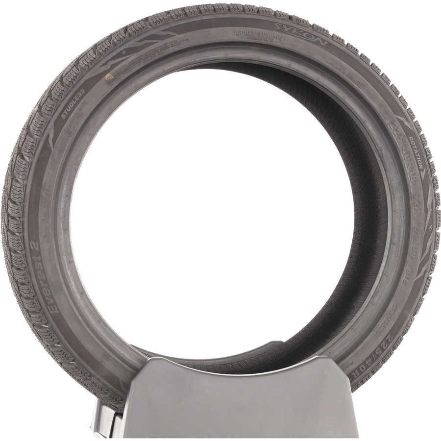 Syron Everest 2 -  225/40 R18
