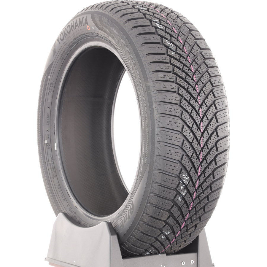 Yokohama BluEarth-Winter V906 -  215/55 R17