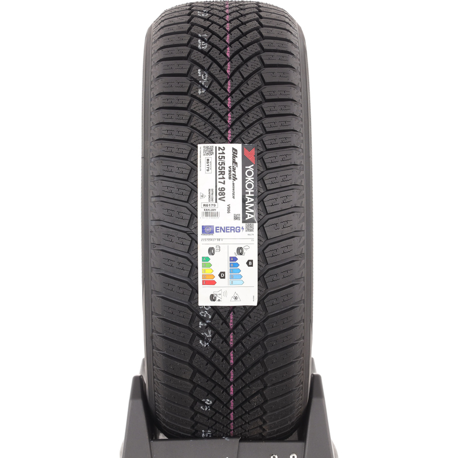 Yokohama BluEarth-Winter V906 -  215/55 R17