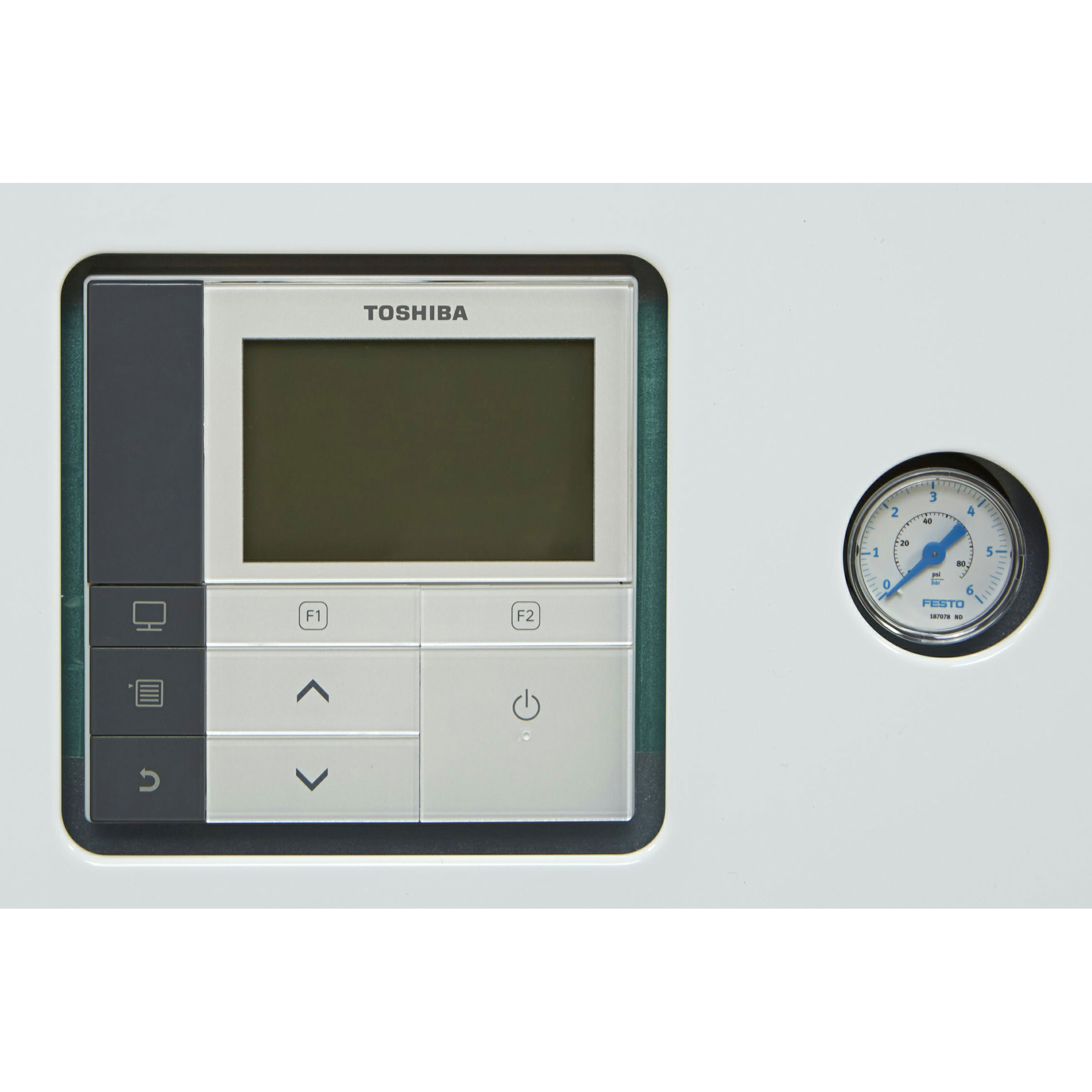 Toshiba Estia HWT-801HW-E + HWT-1101XWHT6W-E