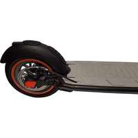 Urban Glide Ride 85XL - À l'arrière, une roue de 8,5 pouces avec pneu gonflable.