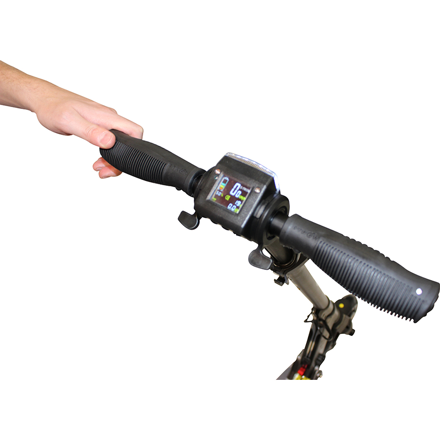 E-Twow Booster S Plus Premium 2020 - L'afficheur en couleurs est clair, mais il faut se pencher pour voir les boutons, en façade.