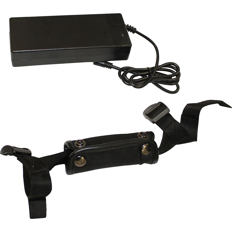 E-Twow Booster S Plus Premium 2020 - En plus du chargeur, la trottinette est livrée avec une poignée de transport.