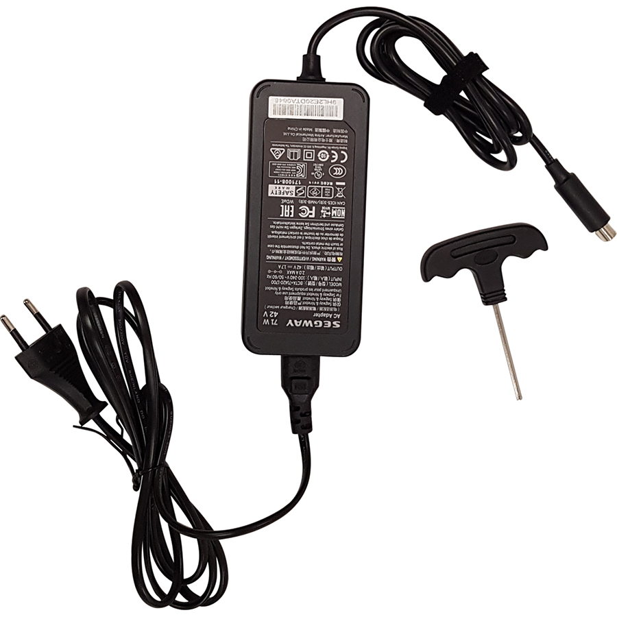 Ninebot E22E - Le chargeur.