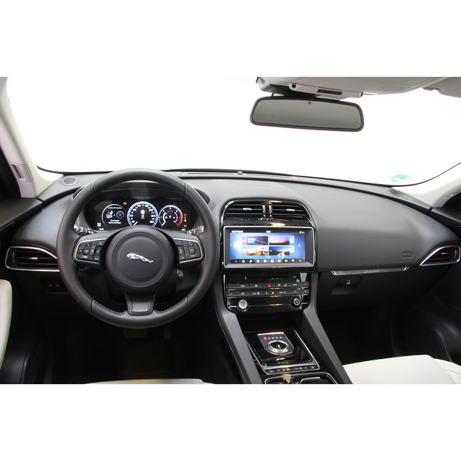 Jaguar F-Pace 2.0 D - 180 AWD Prestige A - 