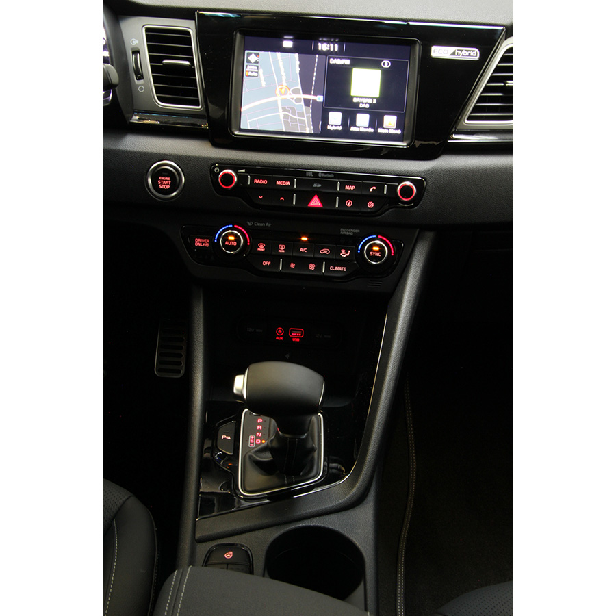KIA Niro Hybrid 1.6 GDI 105 ch DCT6 Premium - 