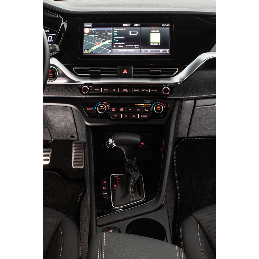 KIA Niro Hybrid Recharg 1.6 GDi 105 ch ISG + Elec 60.5 ch DCT6 - 