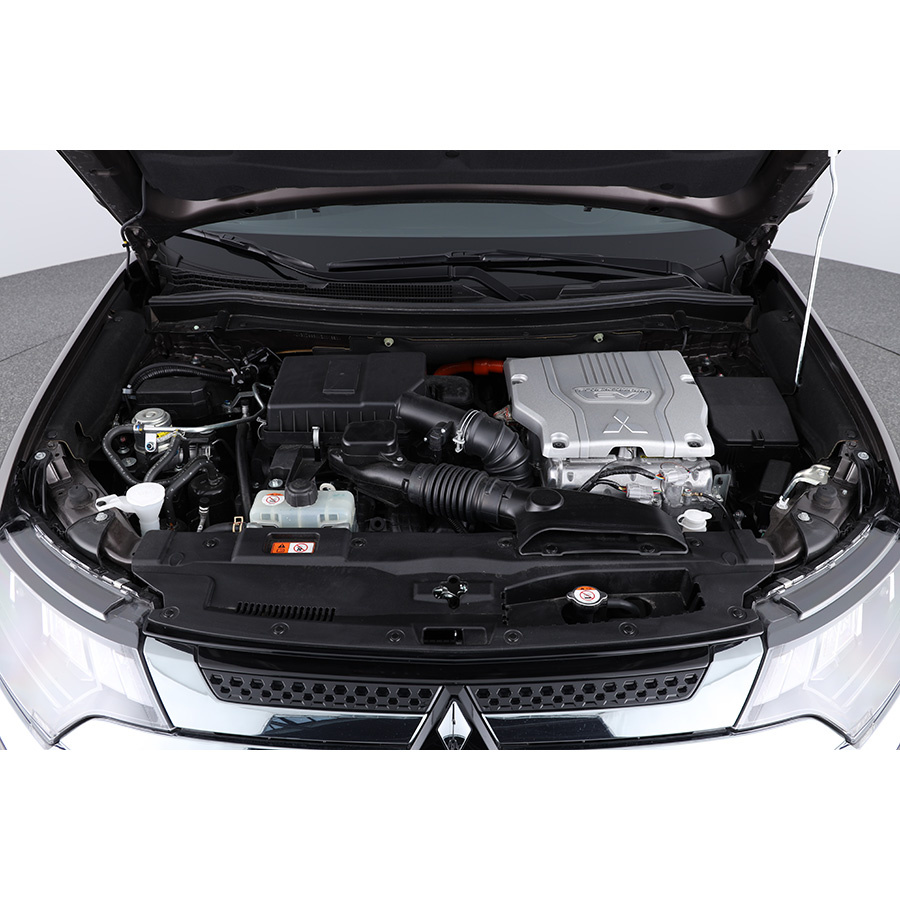 Mitsubishi Outlander 2.4 l PHEV Twin Motor 4WD - 