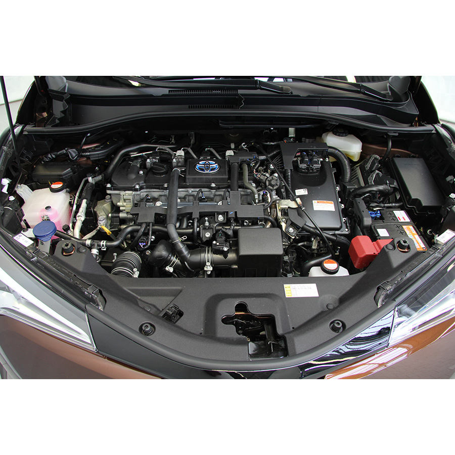Toyota C-HR 1.8 Hybrid 122h - 