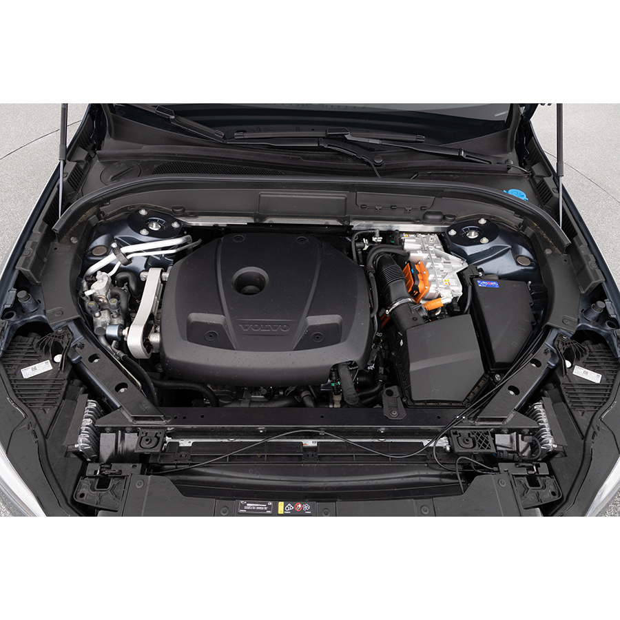 Volvo XC60 T6 Recharge AWD 253 ch + 145 ch Geartronic 8 - 