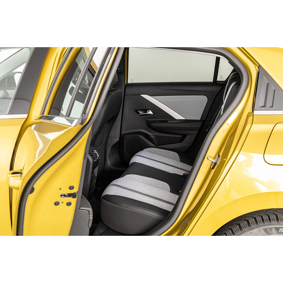 Opel Astra Hybrid 180 ch BVA8 Elegance Business