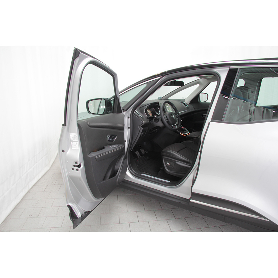 Renault Scenic Hybrid Assist Test
