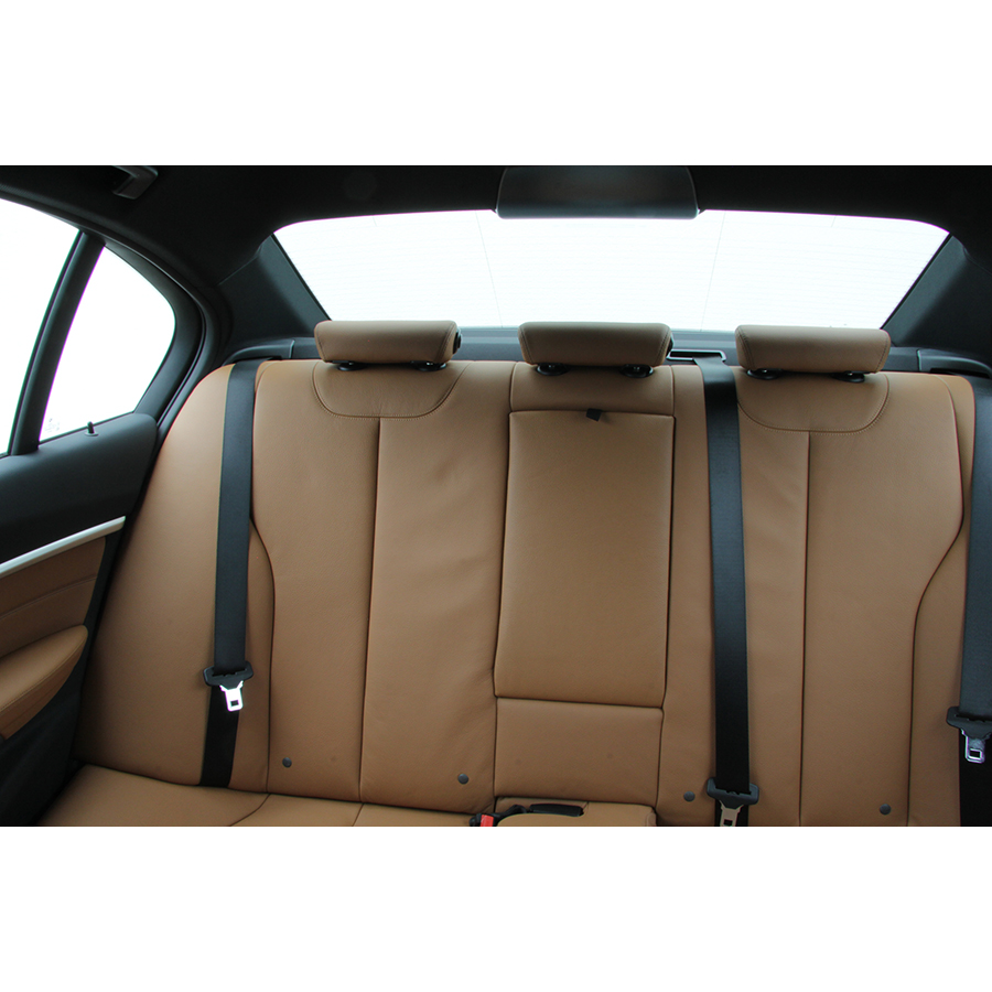BMW 320i 184 ch - 