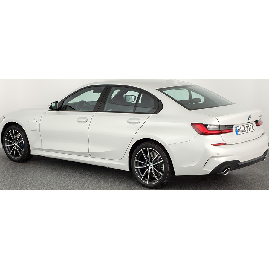BMW 330e 292 ch BVA8 - 
