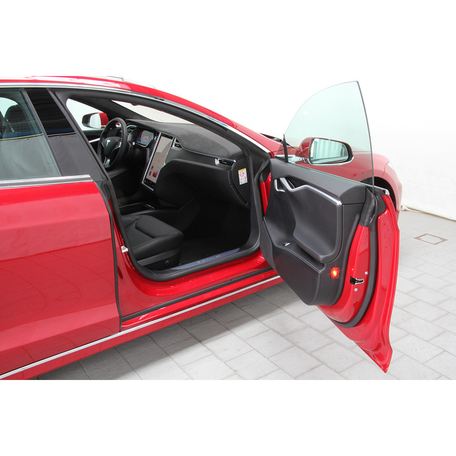 Tesla Model S 90D Dual Motor