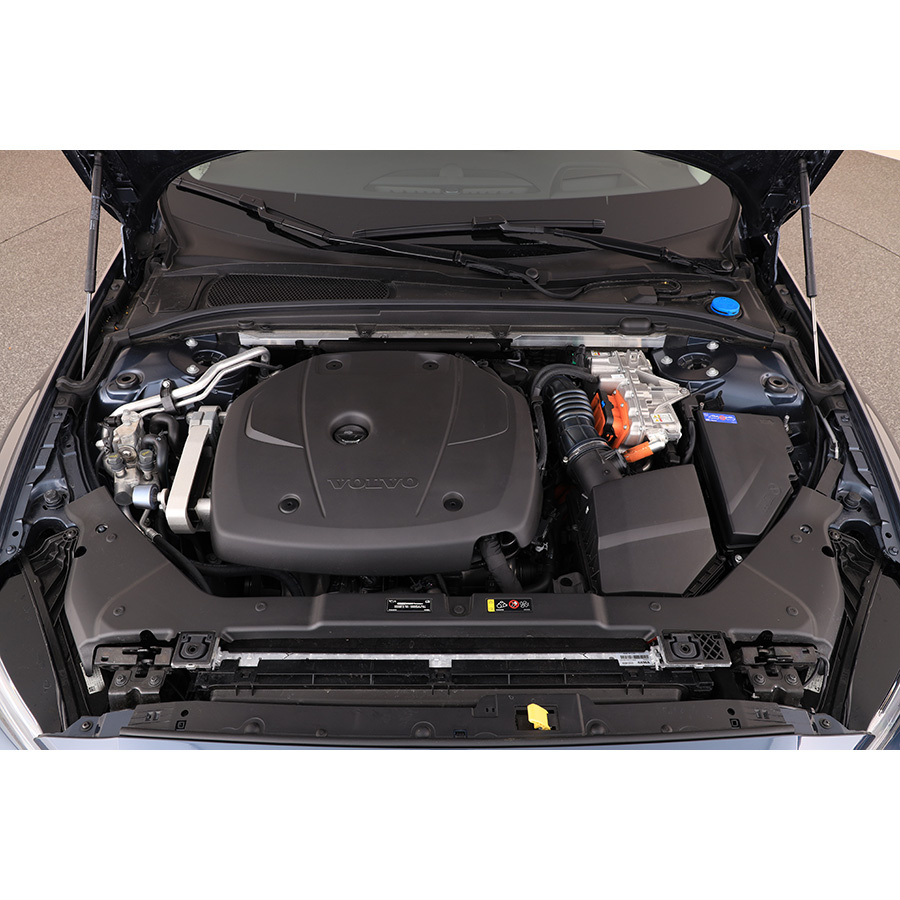 Volvo V60 T6 AWD Recharge 253 ch + 87 ch Geartronic 8 - 