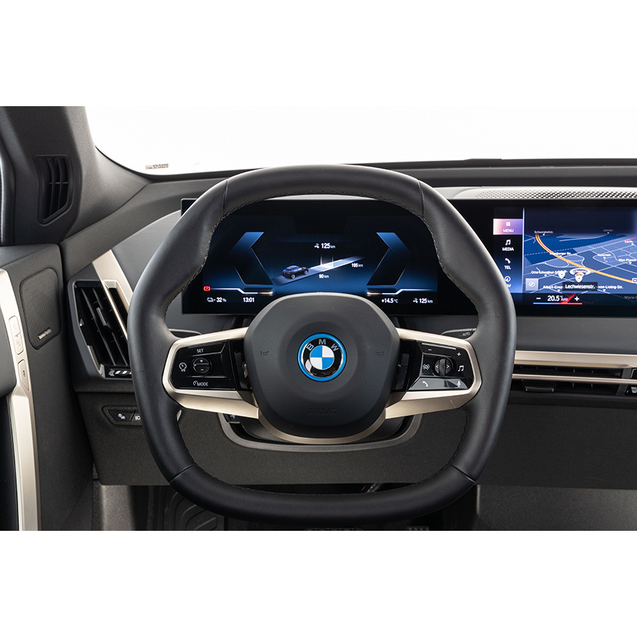 BMW iX xDrive50 523 ch