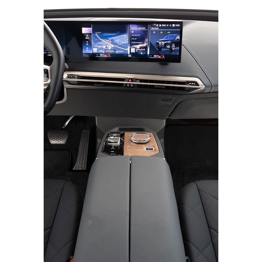 BMW iX xDrive50 523 ch