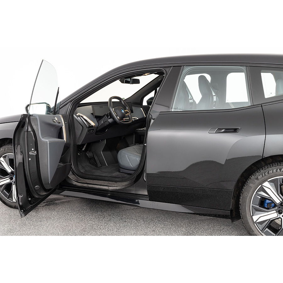 BMW iX xDrive50 523 ch