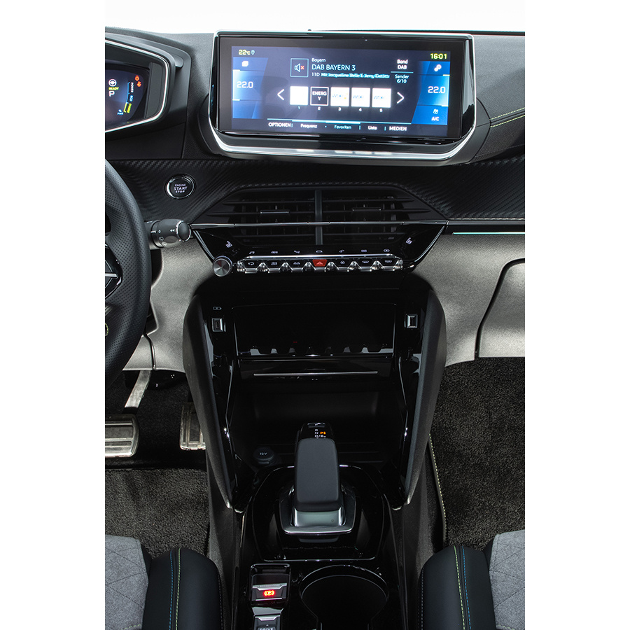 Peugeot e-2008 électrique 136 ch