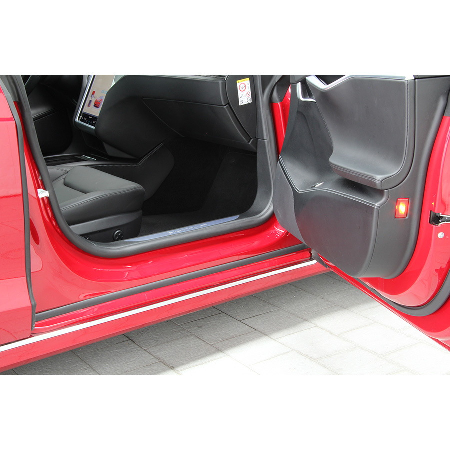 Tesla Model S 90D Dual Motor