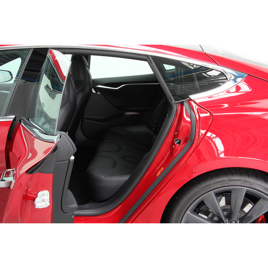 Tesla Model S 90D Dual Motor