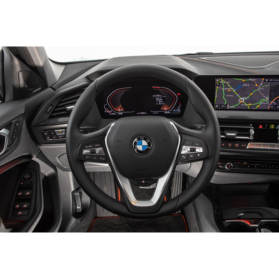 BMW 118i 140 ch DKG7