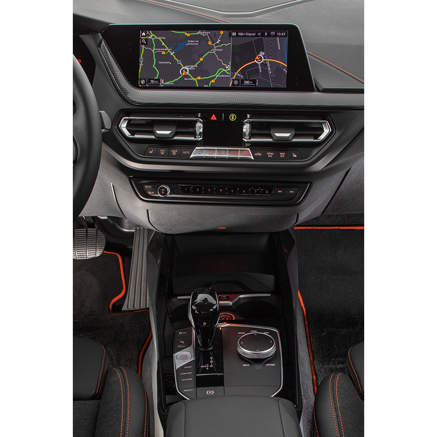 BMW 118i 140 ch DKG7