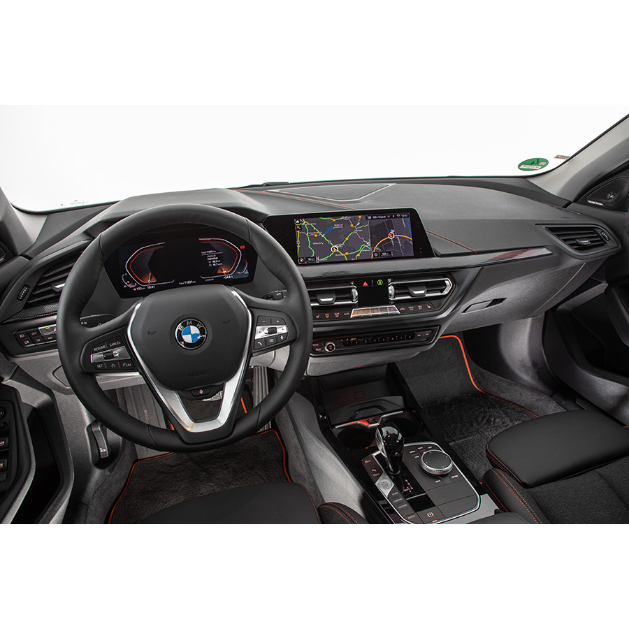 BMW 118i 140 ch DKG7