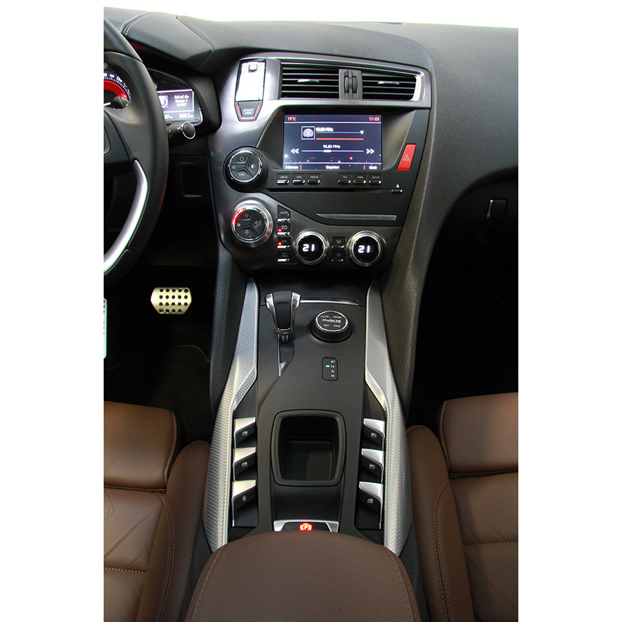 DS Automobiles DS 5 Hybrid 4x4 ETG6