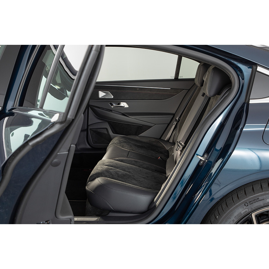 DS Automobiles DS 9 Hybride E-Tense 225