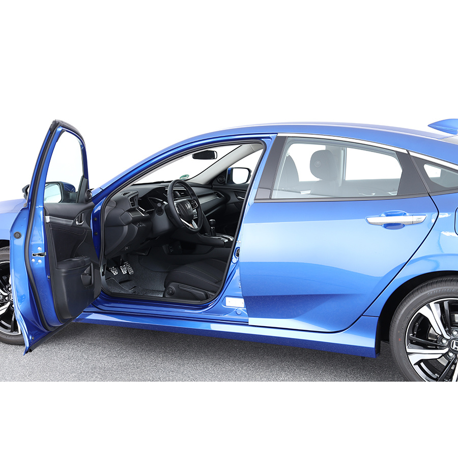 Honda Civic 4 portes 1.5 i-VTEC 182