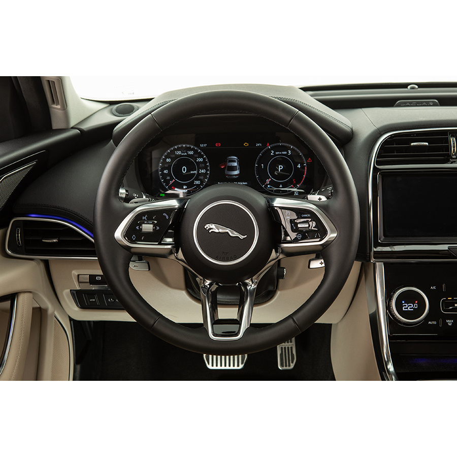 Jaguar XE D180 BVA AWD