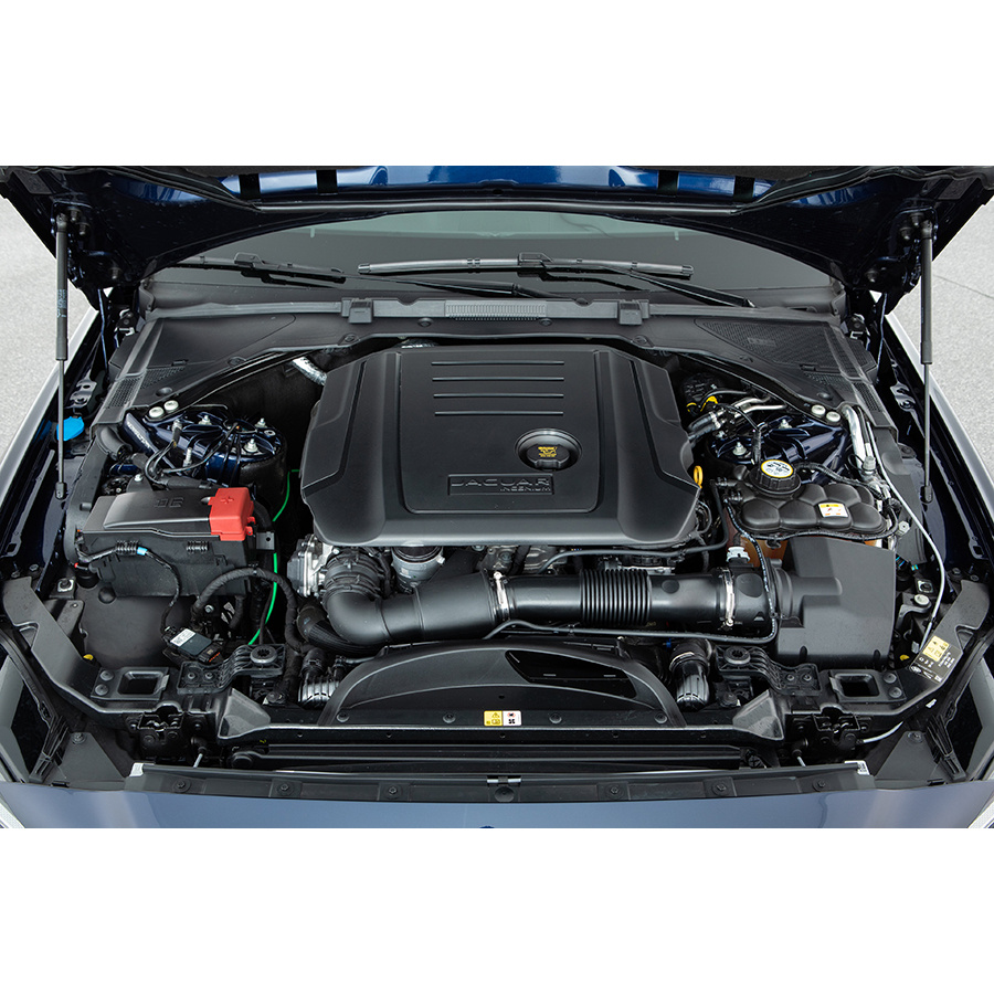 Jaguar XE D180 BVA AWD