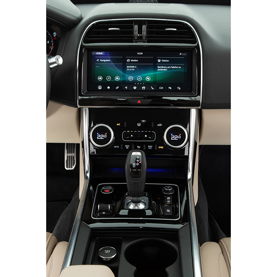 Jaguar XE D180 BVA AWD