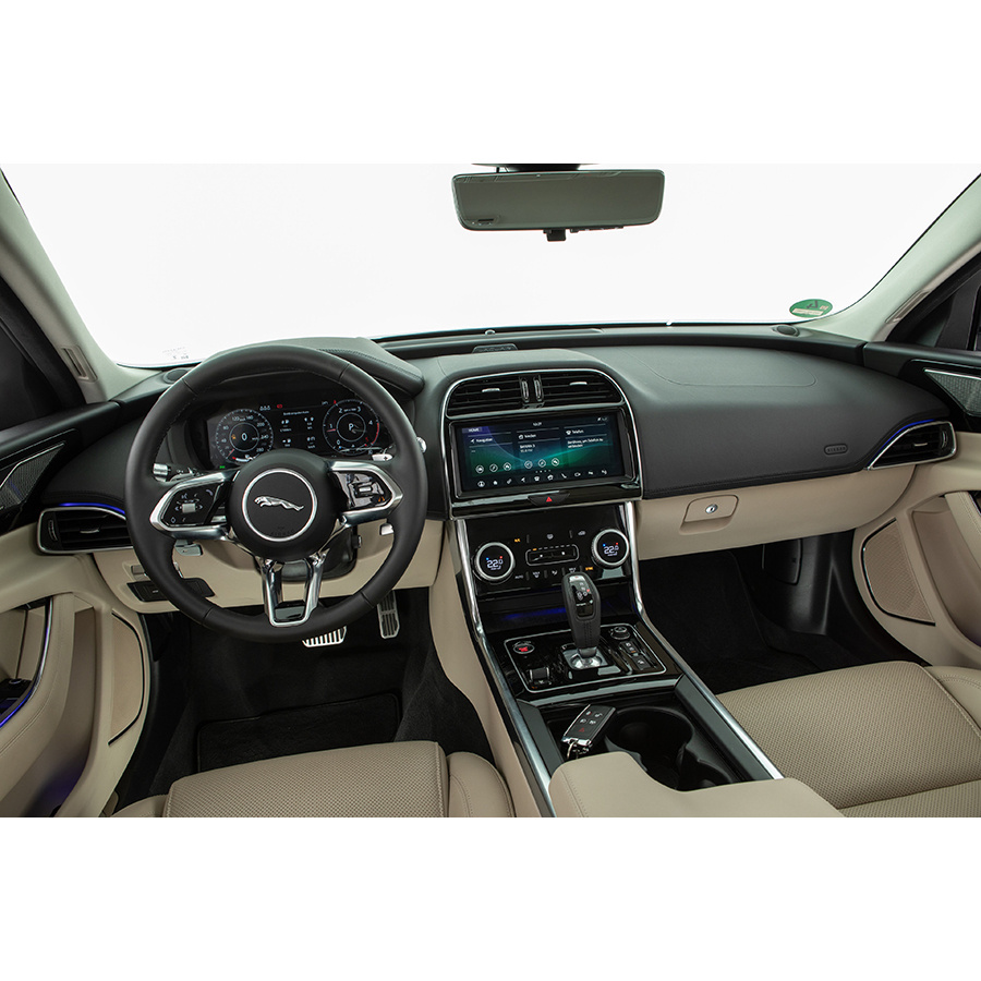 Jaguar XE D180 BVA AWD