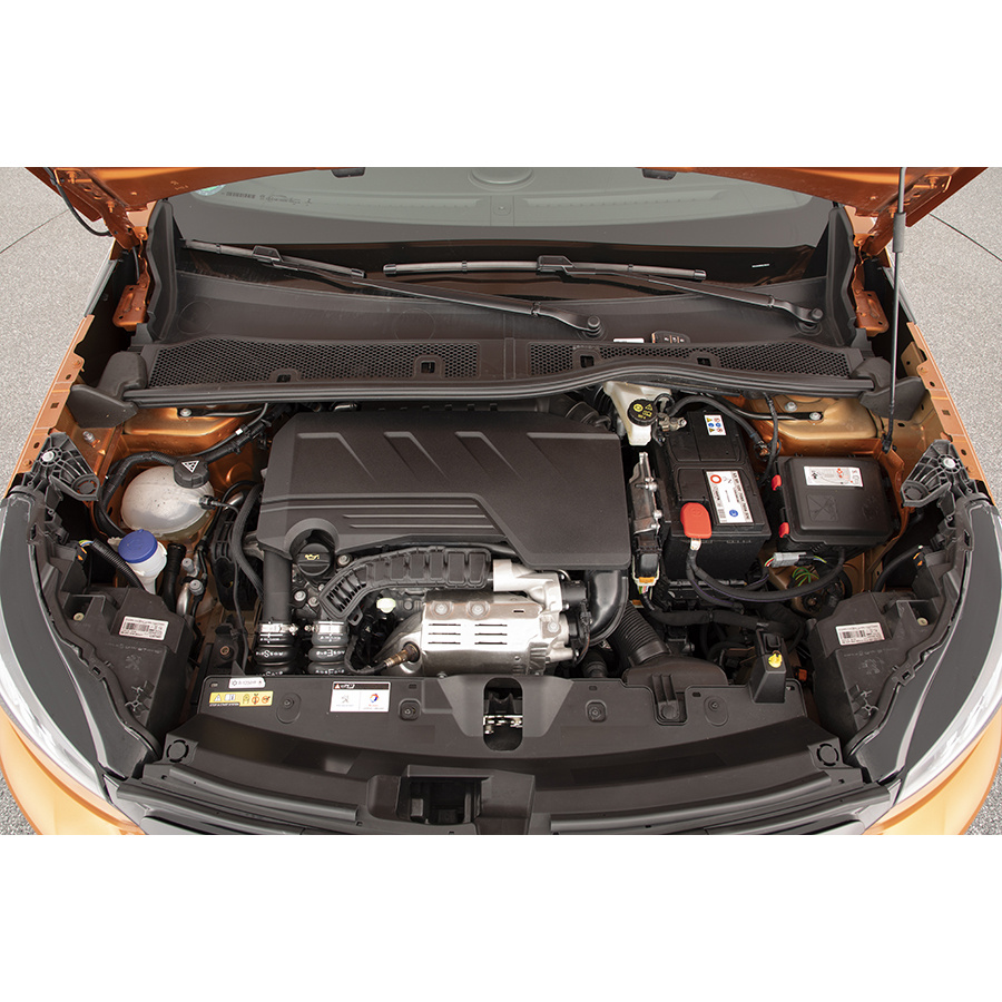 Peugeot 2008 PureTech 155 GT EAT8