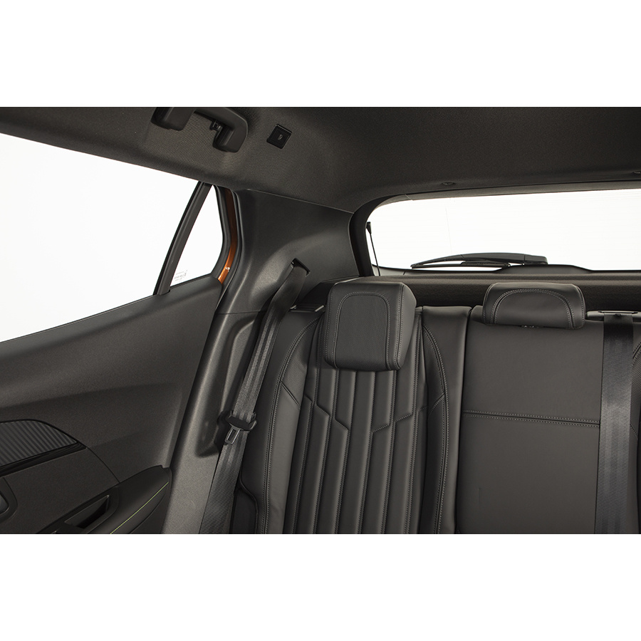 Peugeot 2008 PureTech 155 GT EAT8