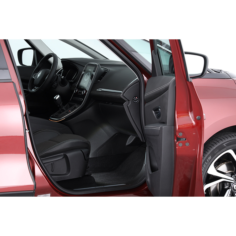 Renault Scenic TCe 140 FAP