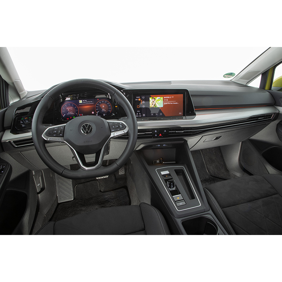 Volkswagen Golf 1.0 eTSI OPF 110 DSG7