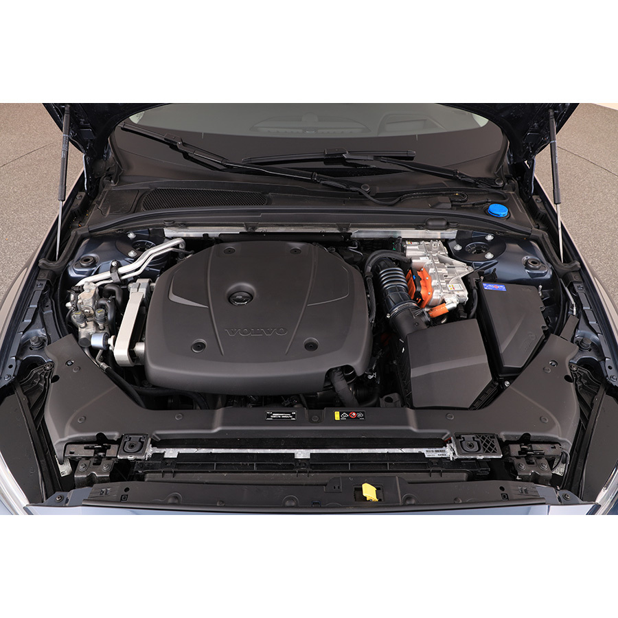Volvo V60 T6 AWD Recharge 253 ch + 87 ch Geartronic 8