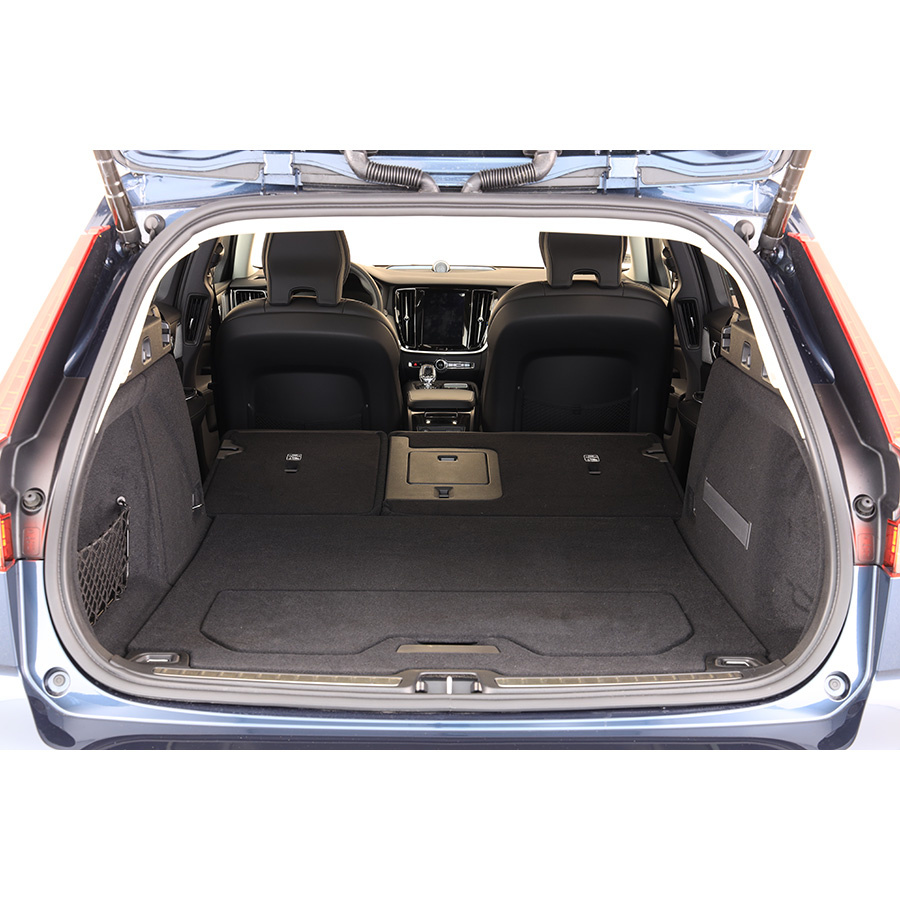 Volvo V60 T6 AWD Recharge 253 ch + 87 ch Geartronic 8